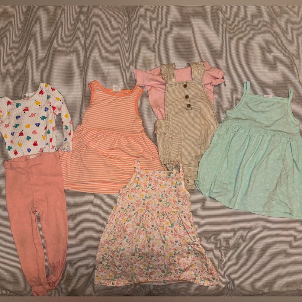 Baby girl bundle Size 18 mo 🩷